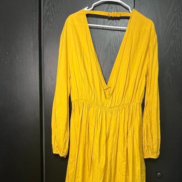 Elegant Yellow Maxi Dress - Picture 6 of 11